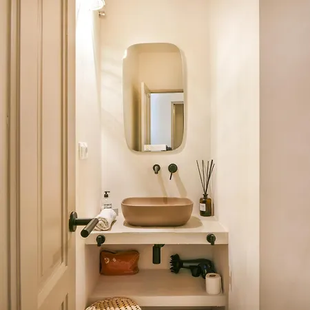 Choose From Mistral Or Appartement *