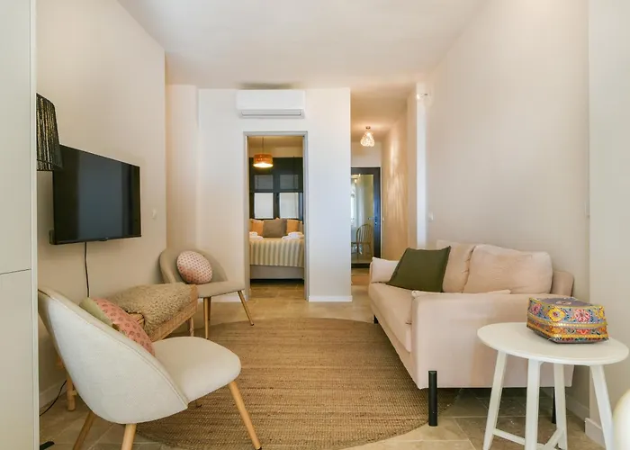 Choose From Mistral Or דירה *