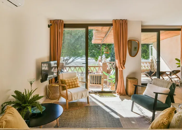 Choose From Mistral Or * מאלגה