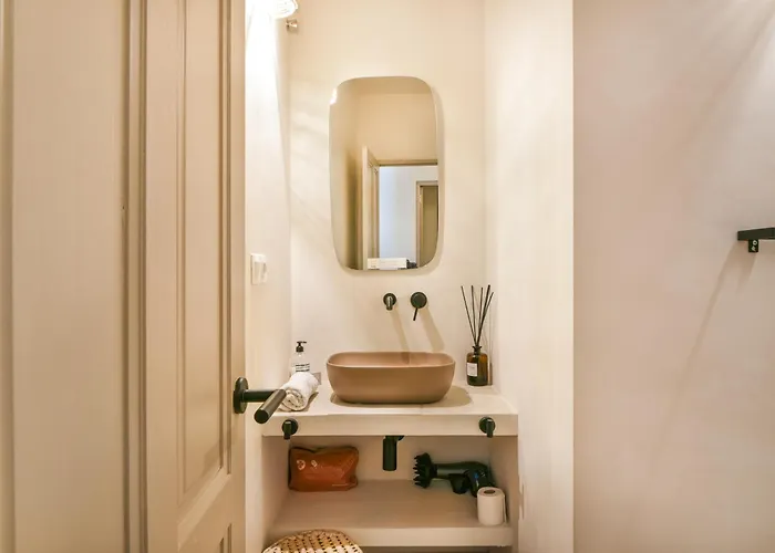 Choose From Mistral Or דירה *